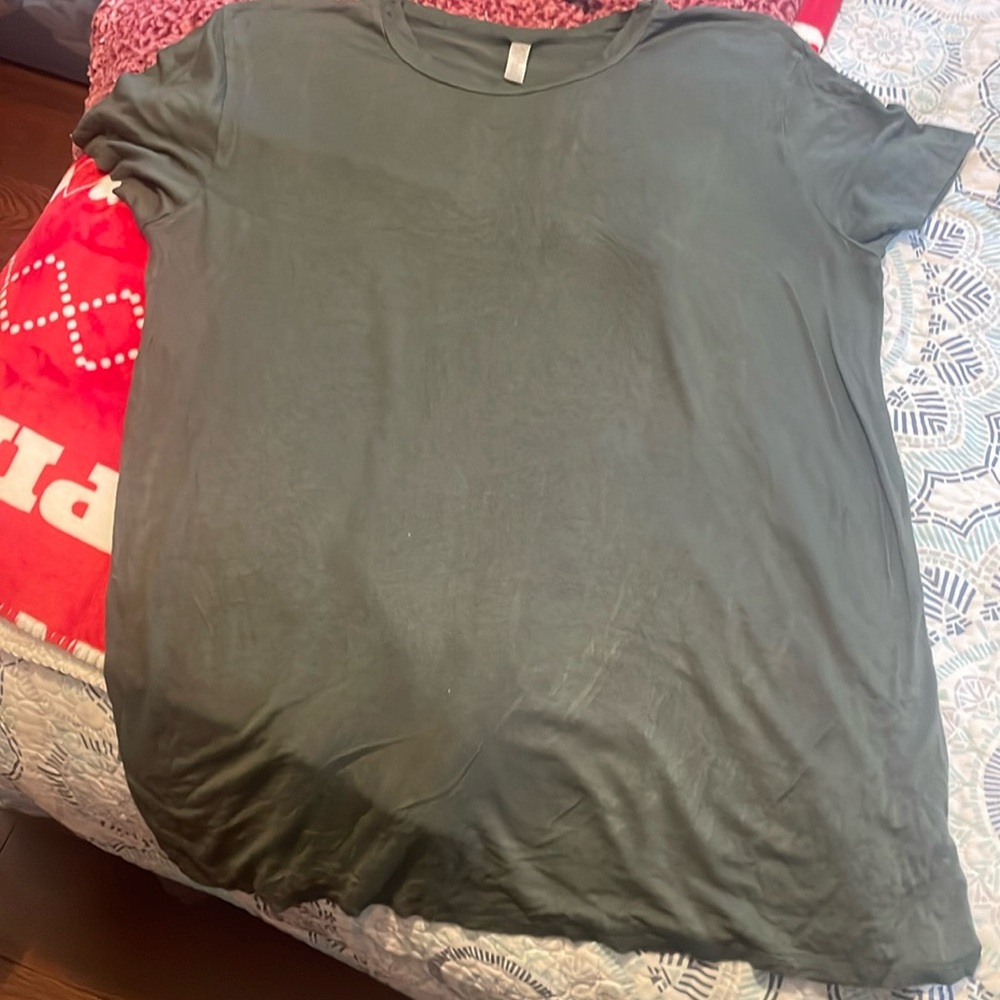 Women’s Large Ritual T-shirt